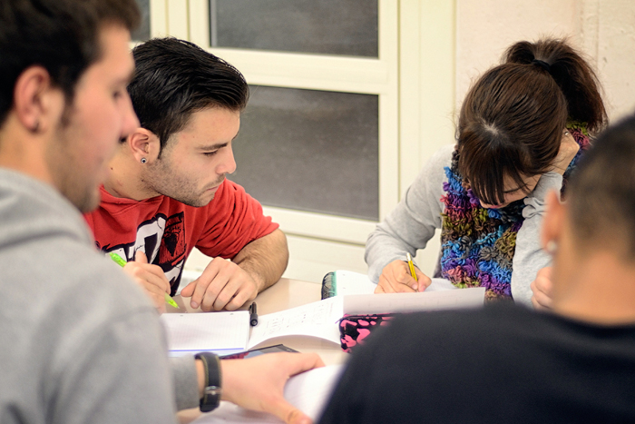 Alumnes a l'aula 